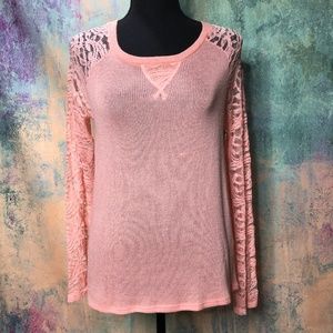 💜NWT BONGO  Knitted Top with Lace